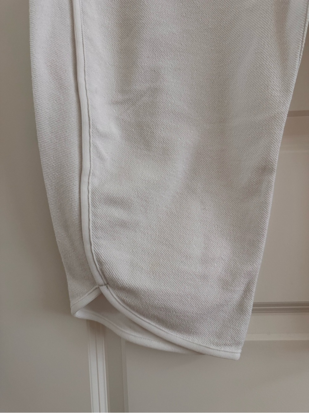 FP Movement Timko High-Waist slight barrel leg Pants in optic white - Picture 12 of 16